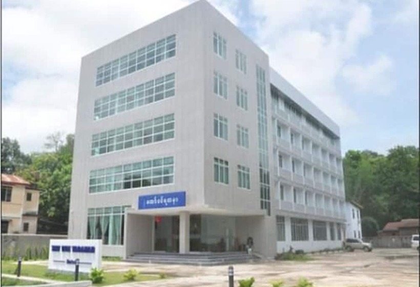 هتل Taw Win Yadanar