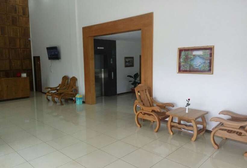 هتل Taw Win Yadanar