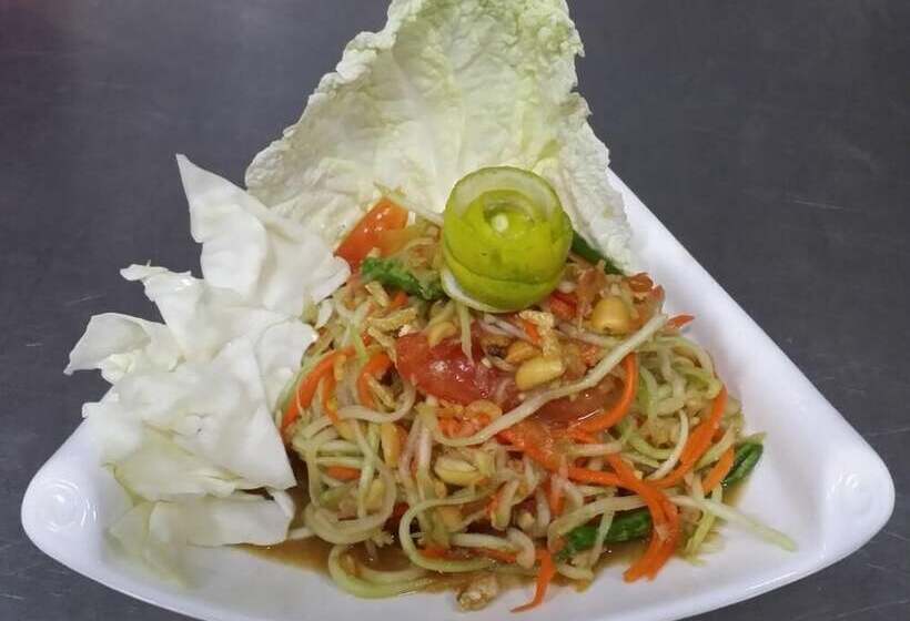 هتل Taw Win Yadanar