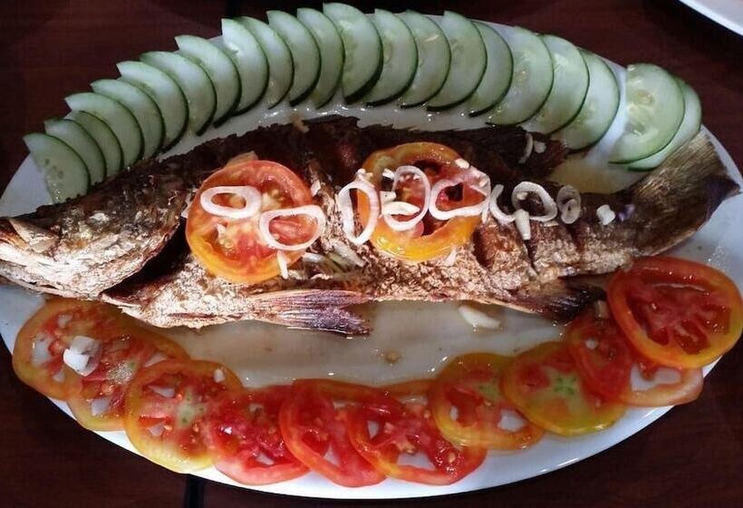 هتل Taw Win Yadanar