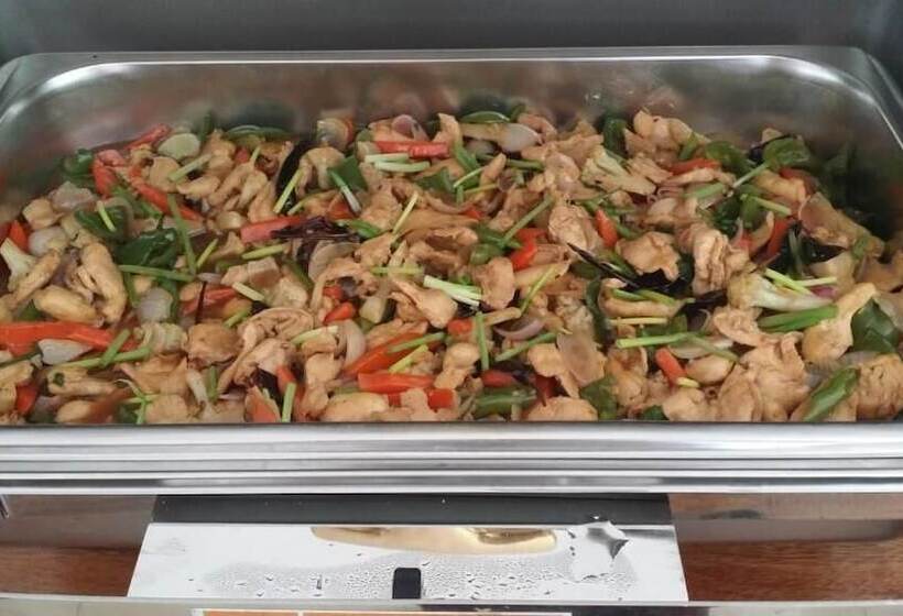 هتل Taw Win Yadanar