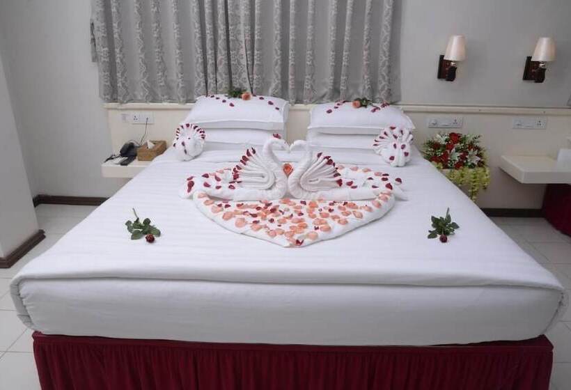 هتل Taw Win Yadanar