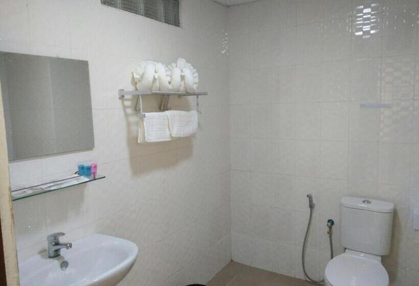 هتل Taw Win Yadanar