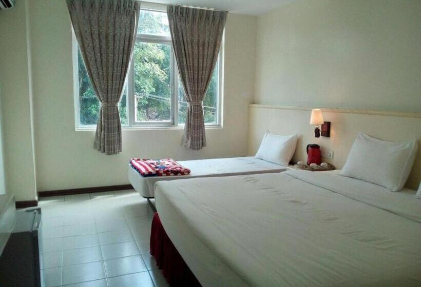 هتل Taw Win Yadanar