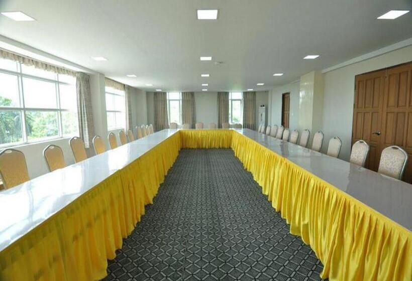 هتل Taw Win Yadanar