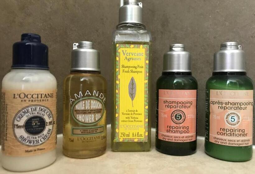 민박 Tresillian House