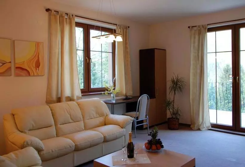 تختخواب و صبحانه Villa Carpe Diem