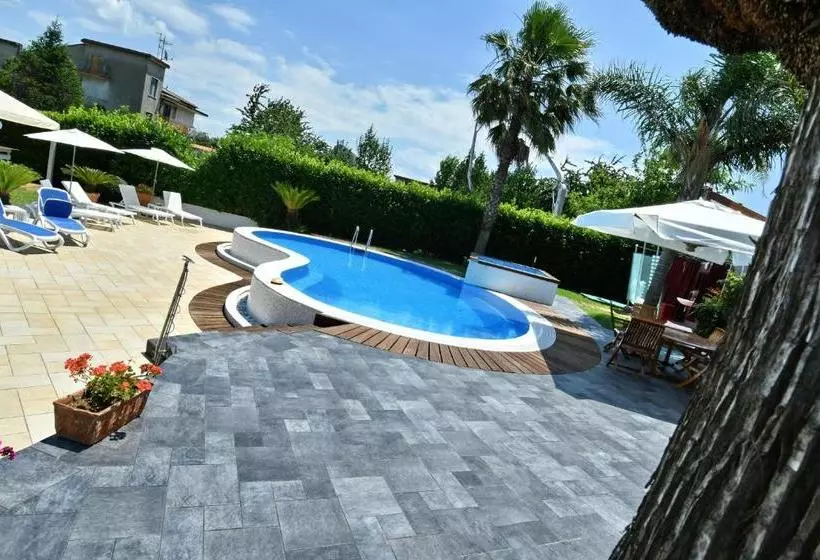 Aamiaismajoitus (B&B) Villa Soraya
