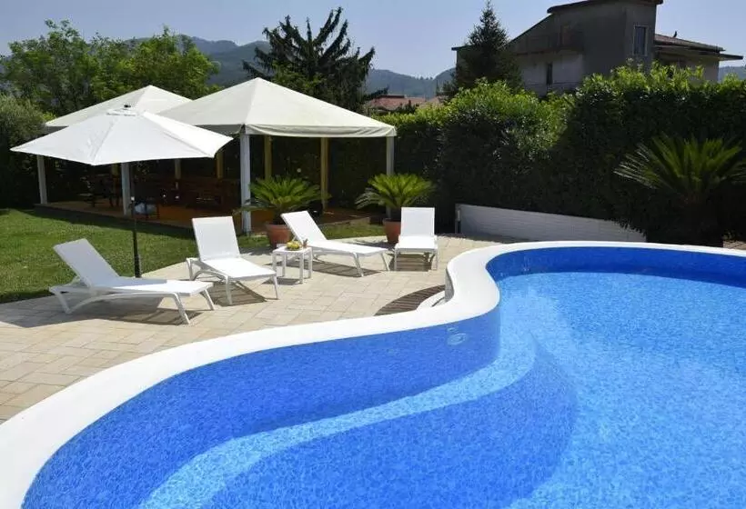 Aamiaismajoitus (B&B) Villa Soraya