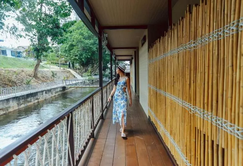 Hotelli Binlha Raft Resort