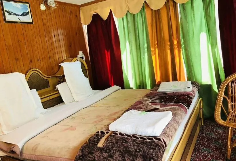 Hotel Glacier Heights