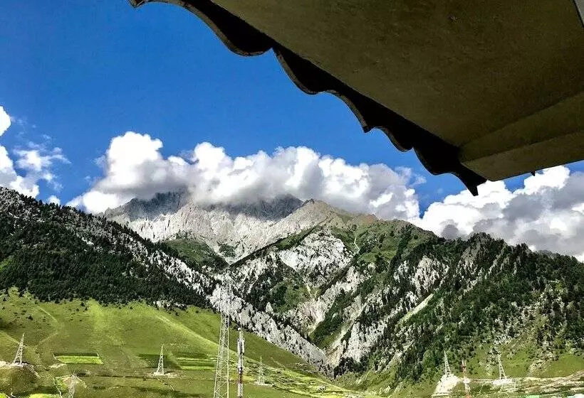 Hotel Glacier Heights