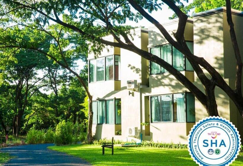 בית מלון כפרי Green@buriram