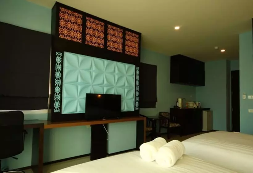 هتل Phuket Chinoinn Shaplus Certified