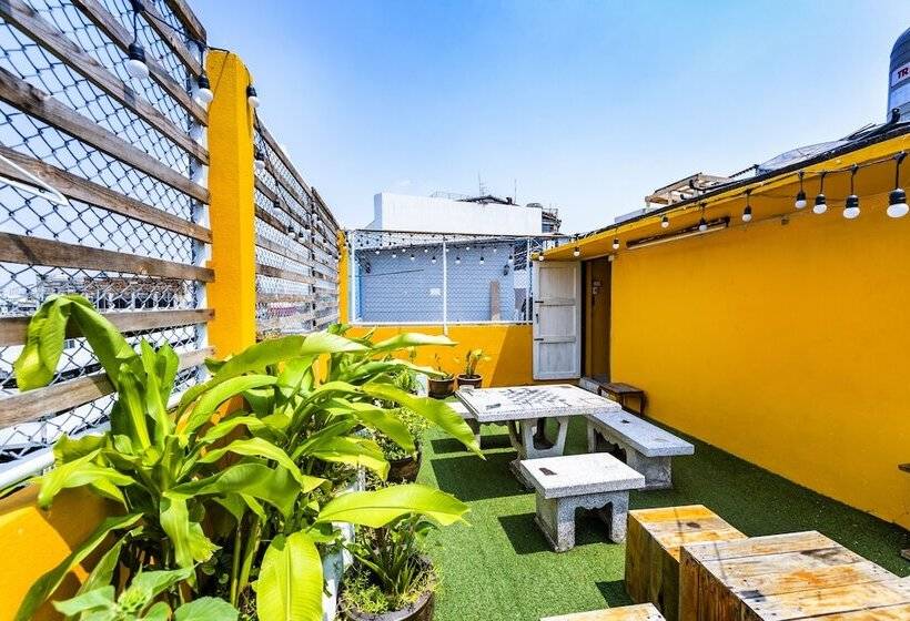 Sloth Hostel Khaosan