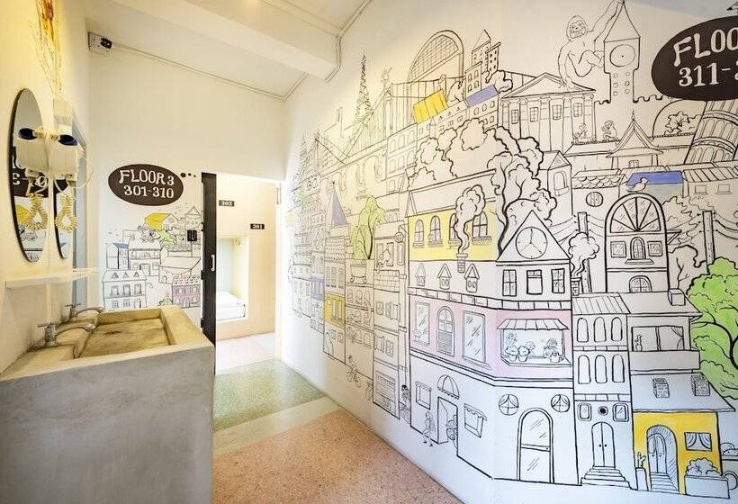 Sloth Hostel Khaosan