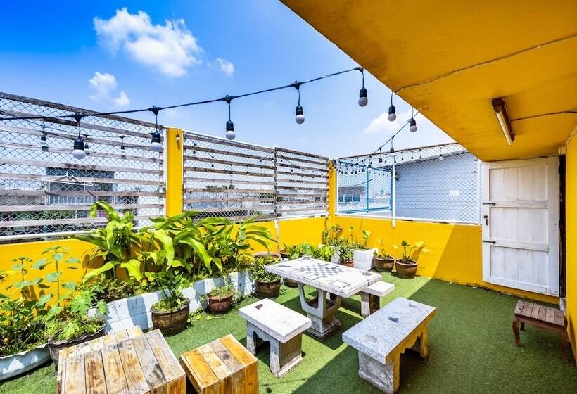Sloth Hostel Khaosan