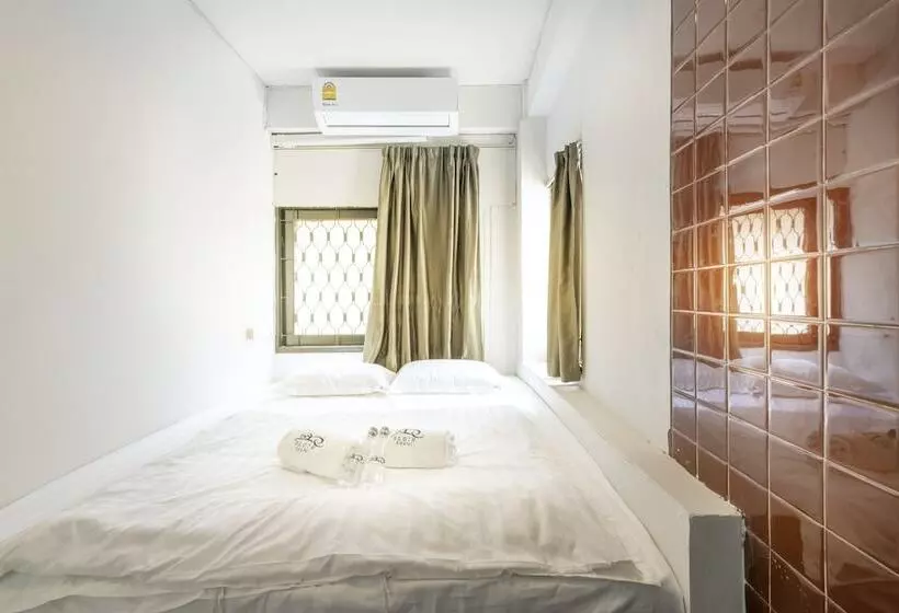 Sloth Hostel Khaosan