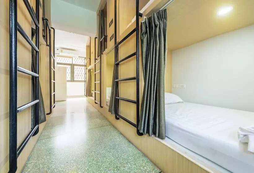 Sloth Hostel Khaosan