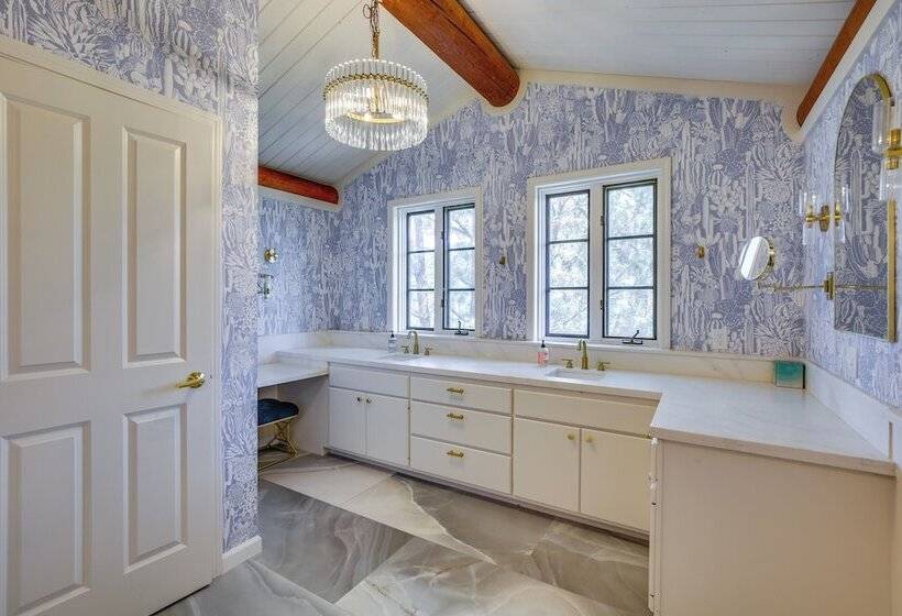 Alpine Log Cabin On 27 Acres W/ Hiking Trails!