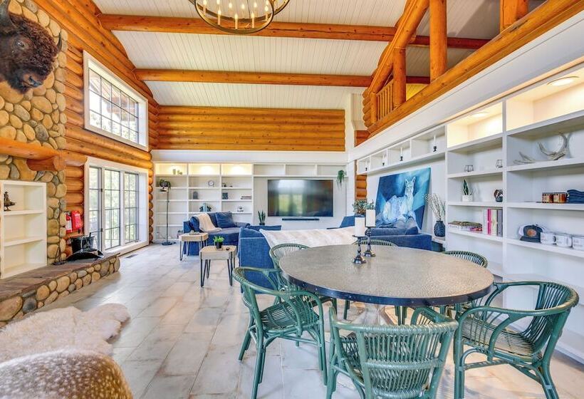 Alpine Log Cabin On 27 Acres W/ Hiking Trails!