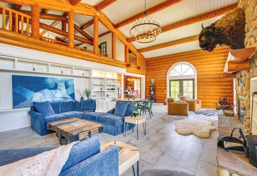 Alpine Log Cabin On 27 Acres W/ Hiking Trails!