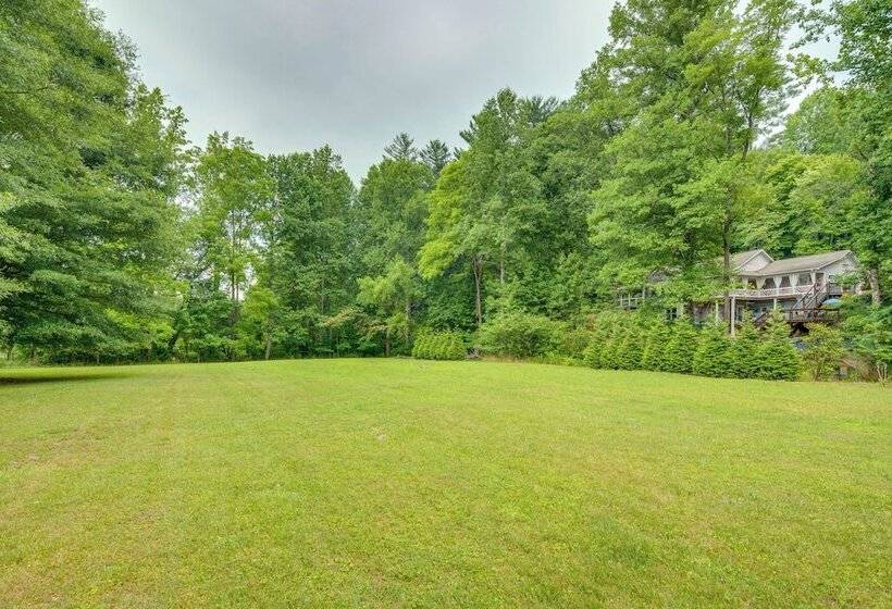 Blue Ridge Mtn Retreat: Porches & Creek Access