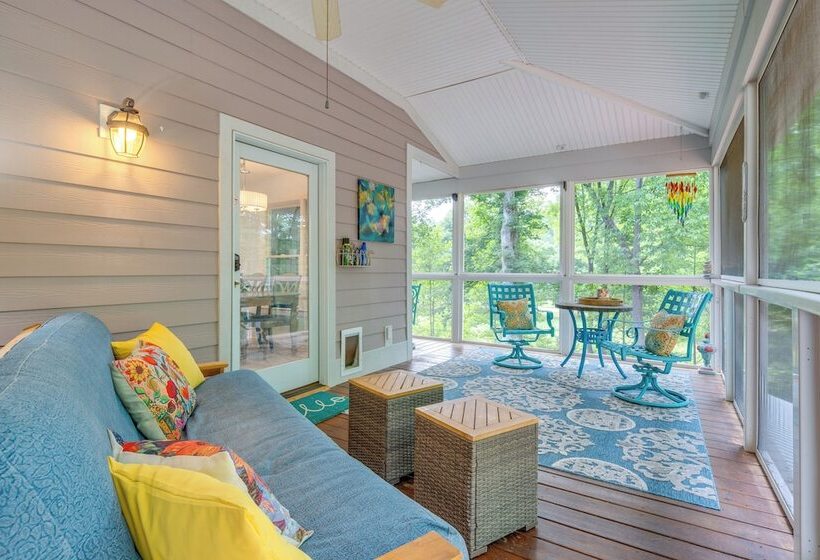 Blue Ridge Mtn Retreat: Porches & Creek Access