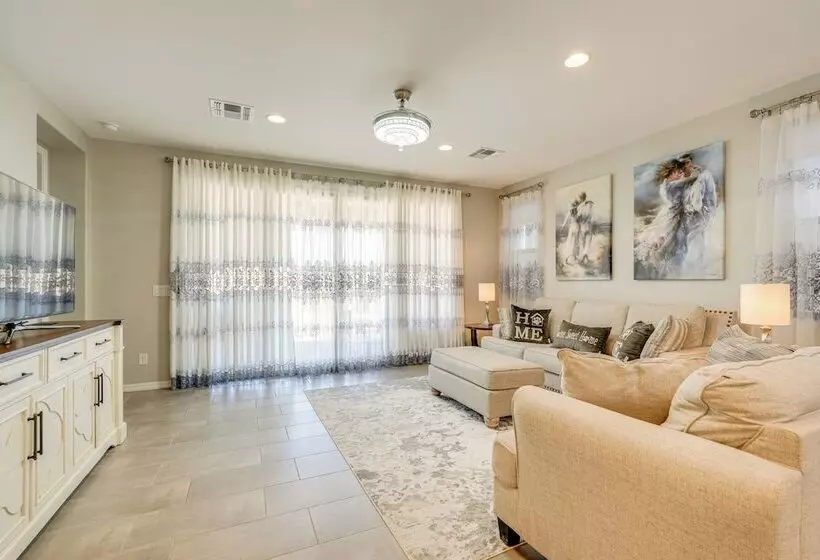 Central Casa Grande Home In Quiet Neighborhood