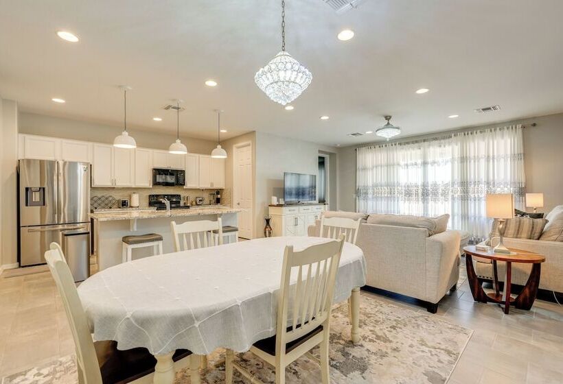 Central Casa Grande Home In Quiet Neighborhood