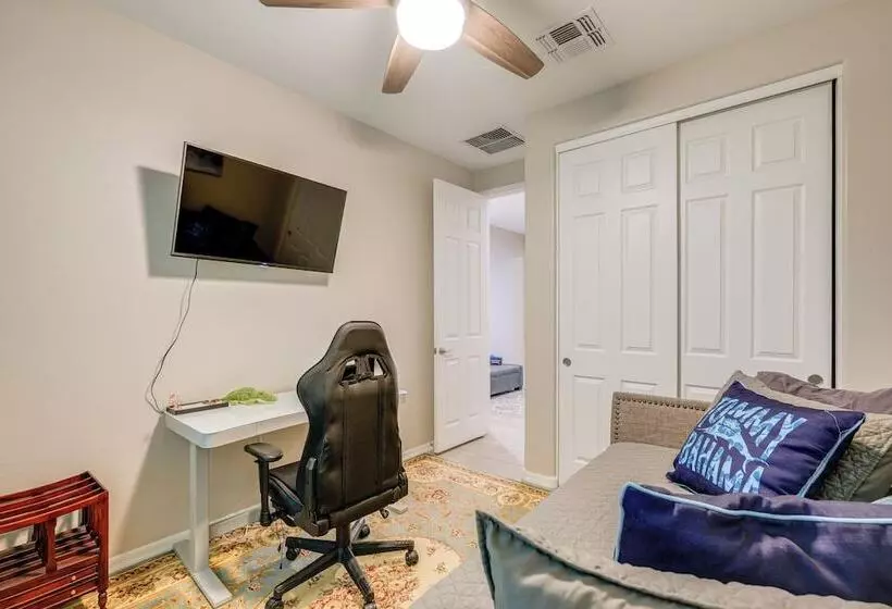 Central Casa Grande Home In Quiet Neighborhood