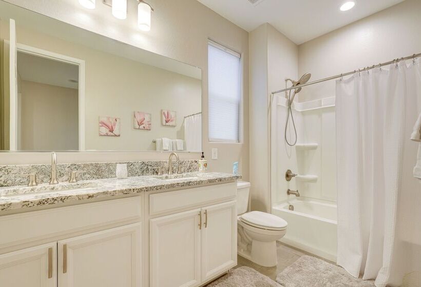 Central Casa Grande Home In Quiet Neighborhood