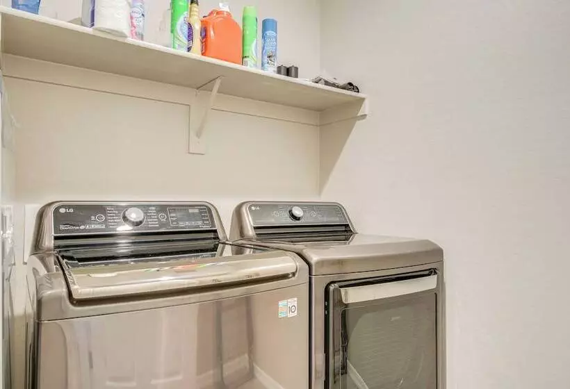 Central Casa Grande Home In Quiet Neighborhood