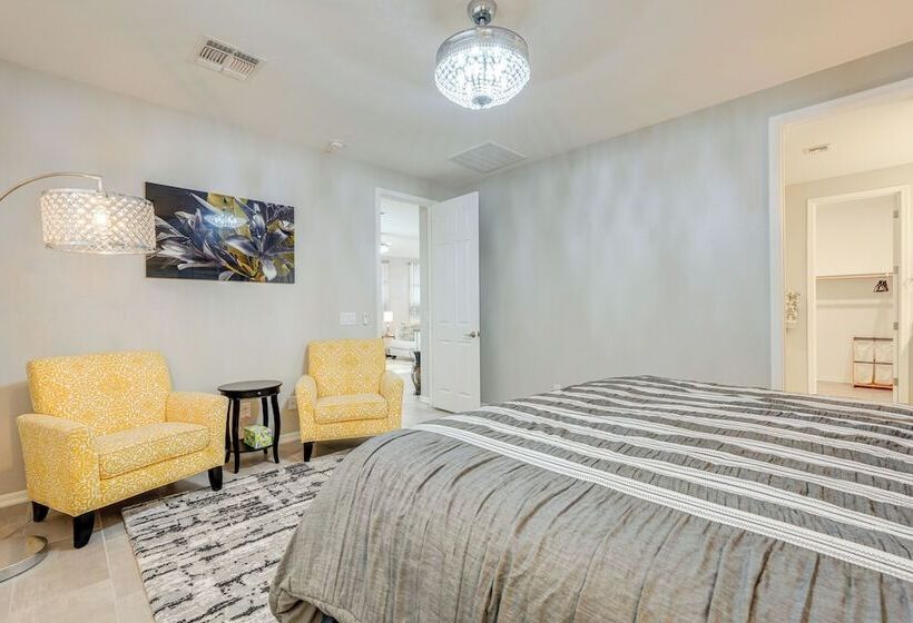 Central Casa Grande Home In Quiet Neighborhood