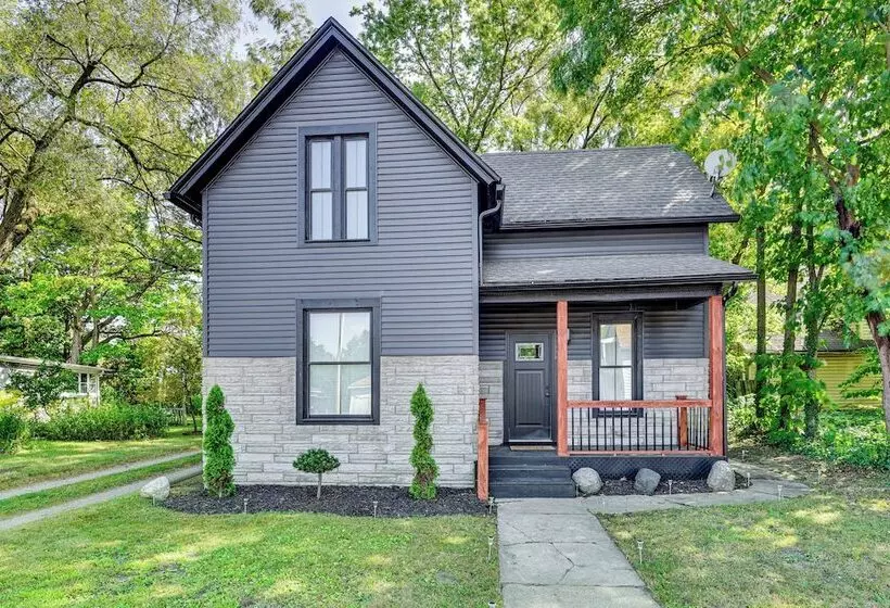 Charming South Bend Home Near Notre Dame!