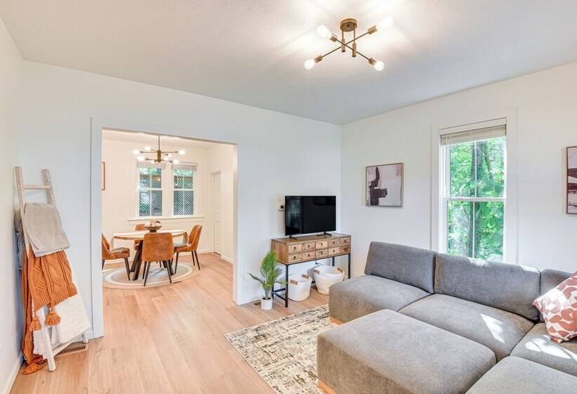 Charming South Bend Home Near Notre Dame!