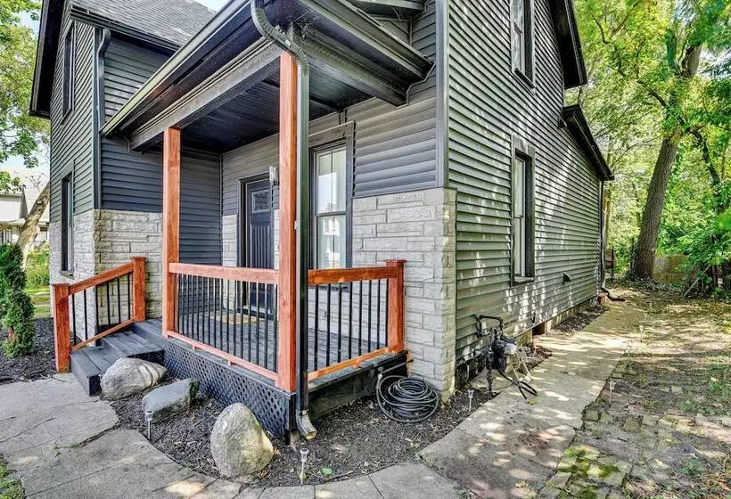 Charming South Bend Home Near Notre Dame!