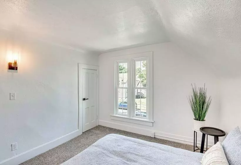 Charming South Bend Home Near Notre Dame!