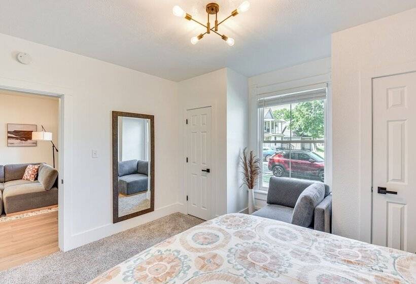 Charming South Bend Home Near Notre Dame!