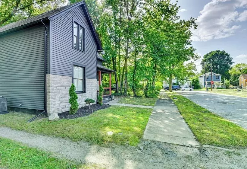 Charming South Bend Home Near Notre Dame!