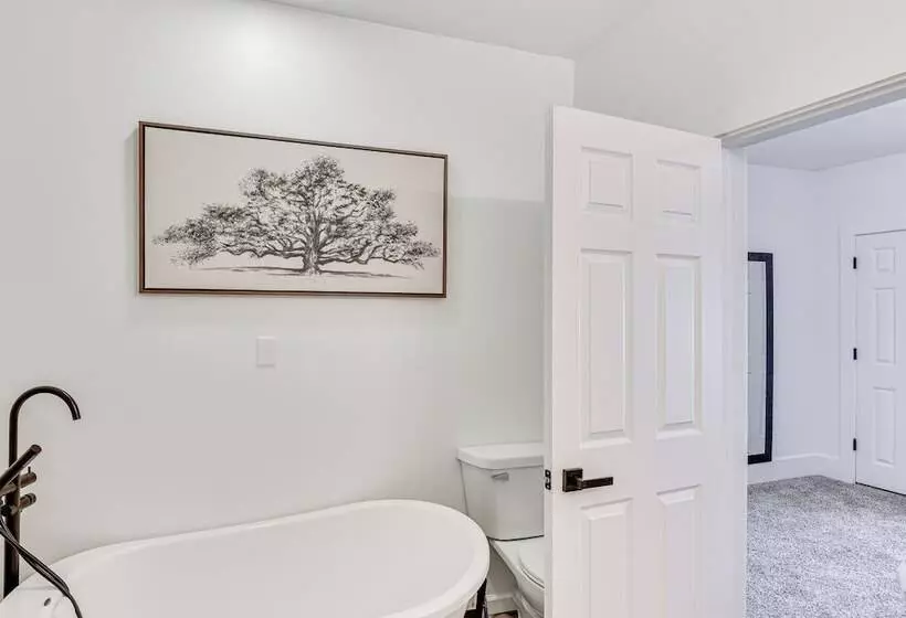 Charming South Bend Home Near Notre Dame!