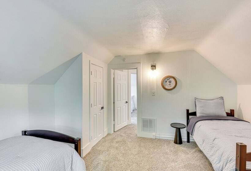 Charming South Bend Home Near Notre Dame!