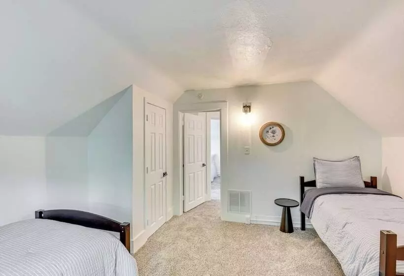 Charming South Bend Home Near Notre Dame!