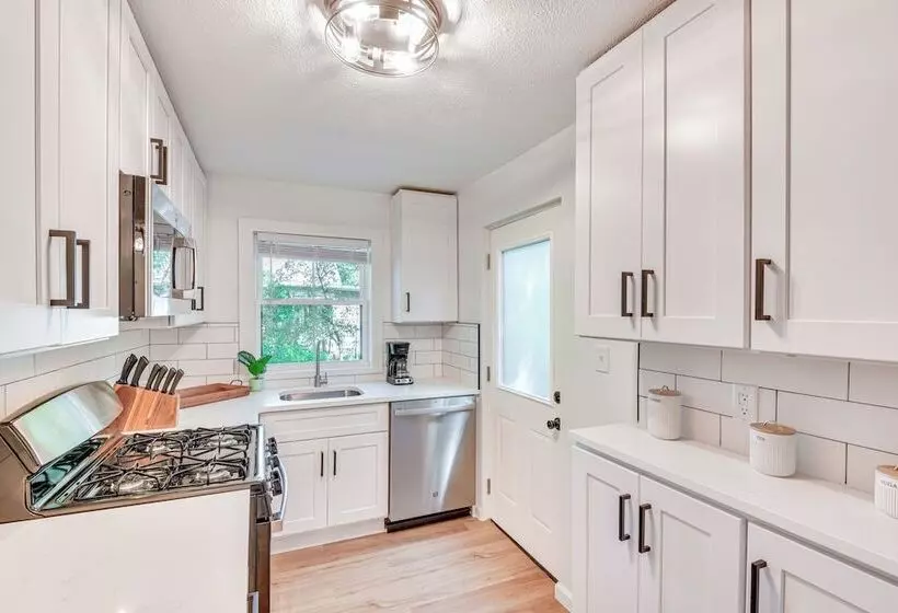 Charming South Bend Home Near Notre Dame!