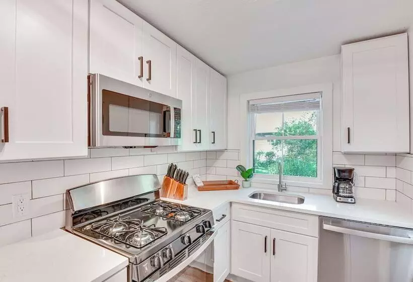 Charming South Bend Home Near Notre Dame!