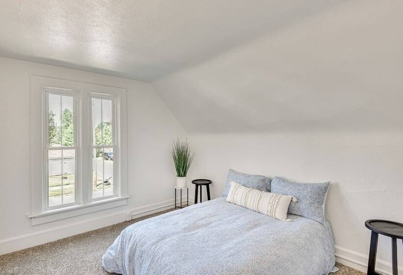 Charming South Bend Home Near Notre Dame!