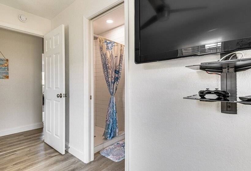 Cocoa Beach Home W/ Private Pool ~ 1/2 Mi To Beach