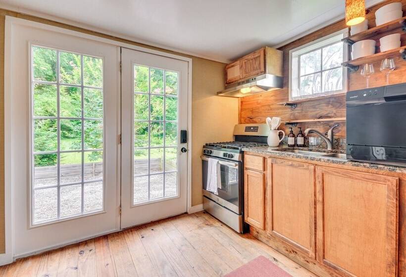 Danville Home W/ Patio < 1/2 Mi To Caesars Casino!