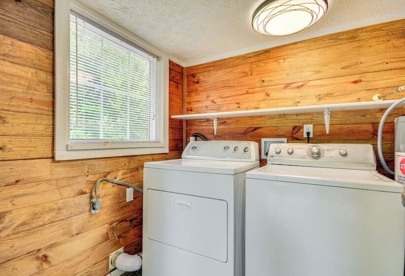 Danville Home W/ Patio < 1/2 Mi To Caesars Casino!