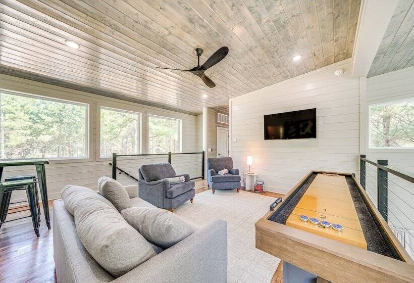 Deluxe Riverfront Cabin In Broken Bow W/ Hot Tub!